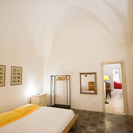 Vico Delle Rondini * Lecce