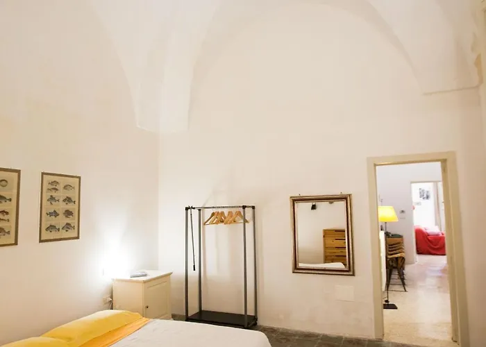 Vico Delle Rondini * Lecce