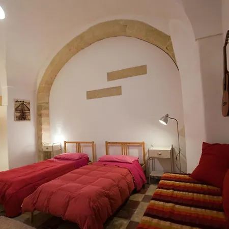Vico Delle Rondini Apartmán *