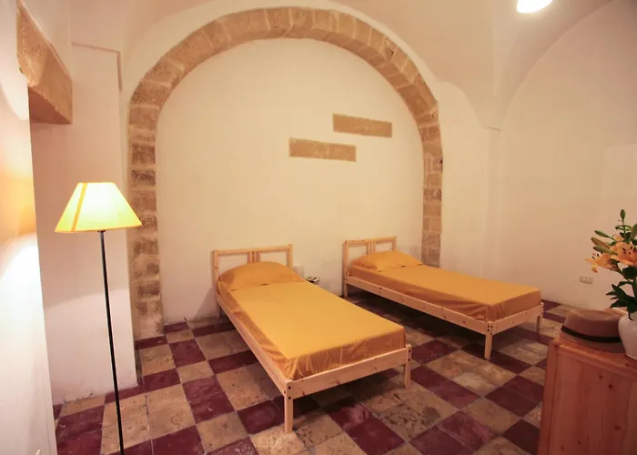 Vico Delle Rondini *